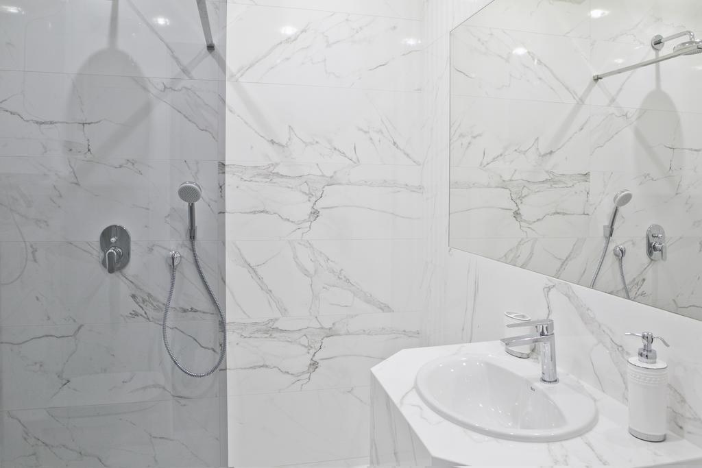 Elegant City Center Apartment 7A Краків Екстер'єр фото